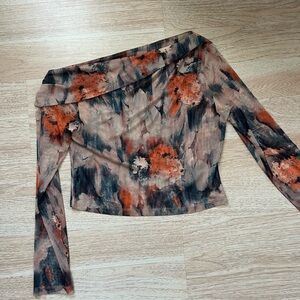 Asymmetrical Mesh Top